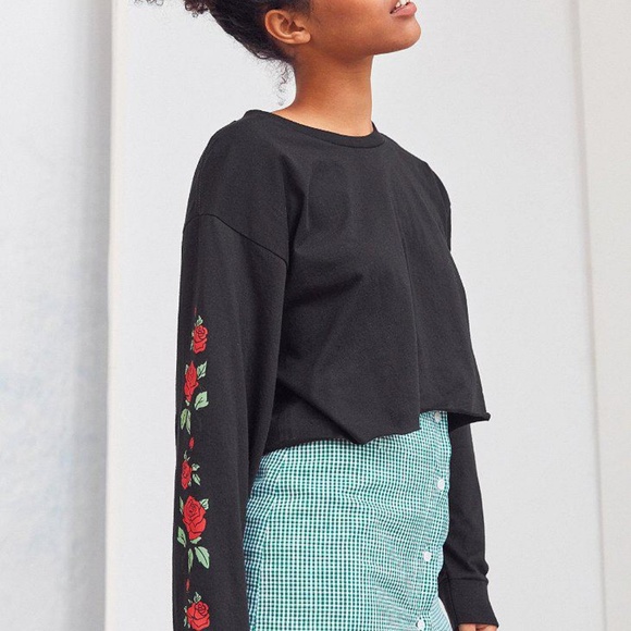 Roses Crop Top - Picture 2 of 7